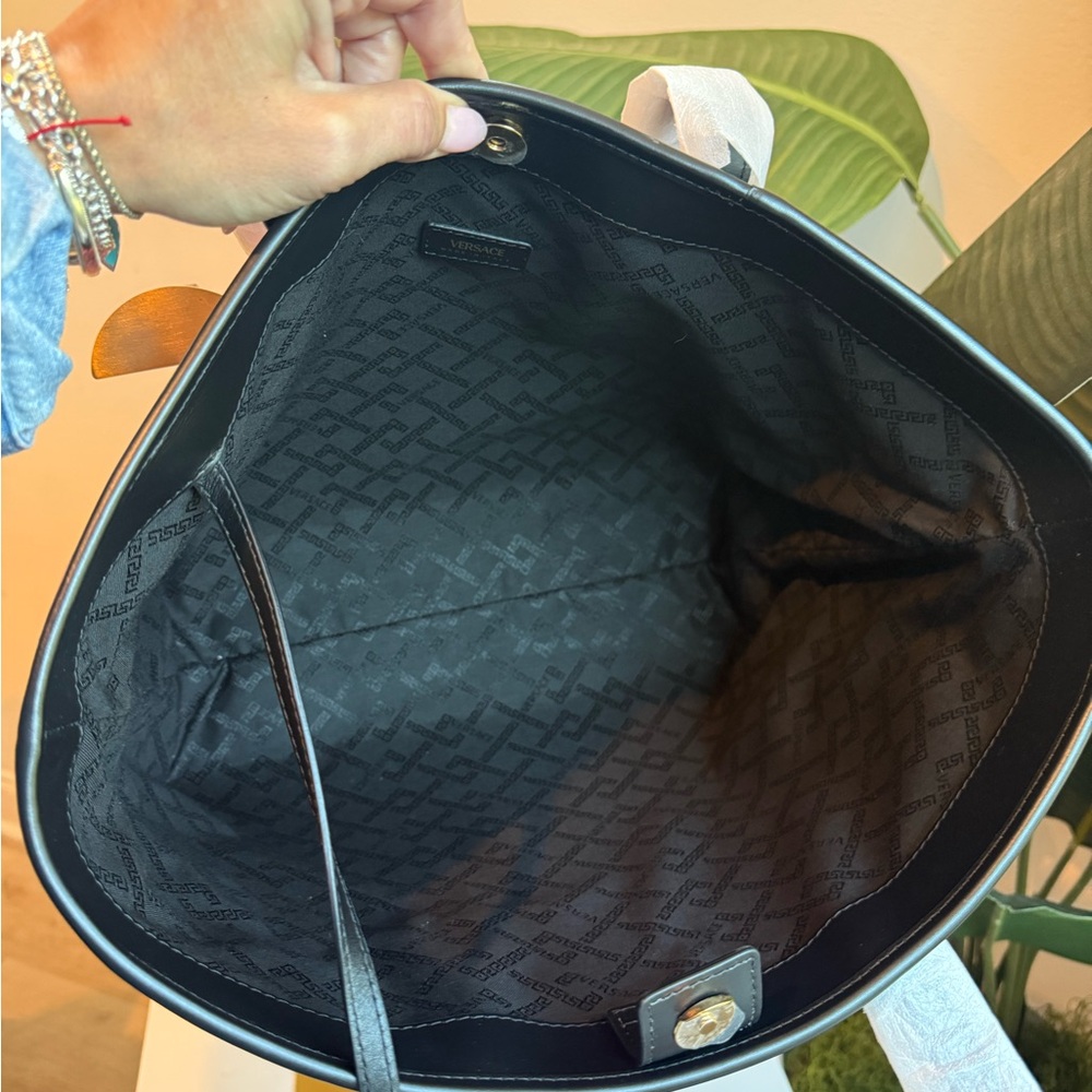 Versace ‘La Greca’ Signature Tote - Picture 9 of 10